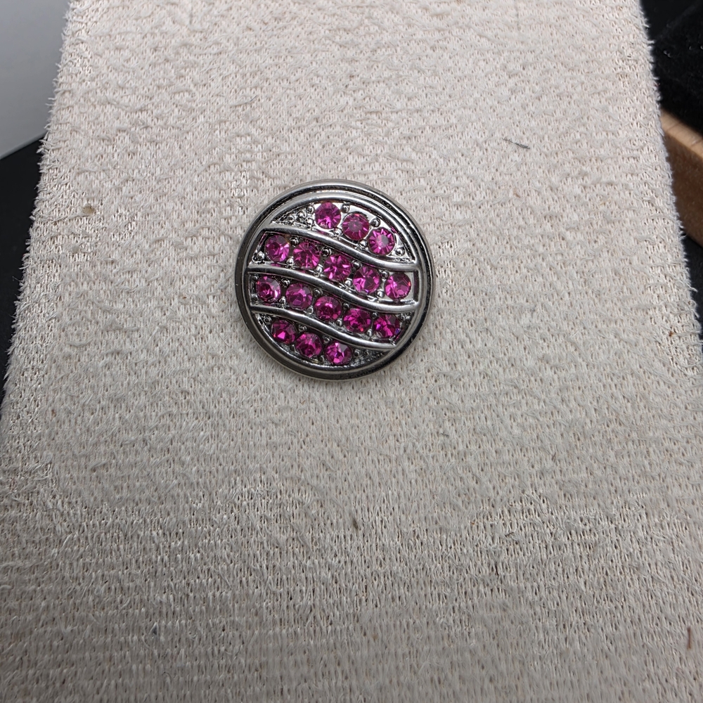 Elegant Silver and Pink Button (1901)